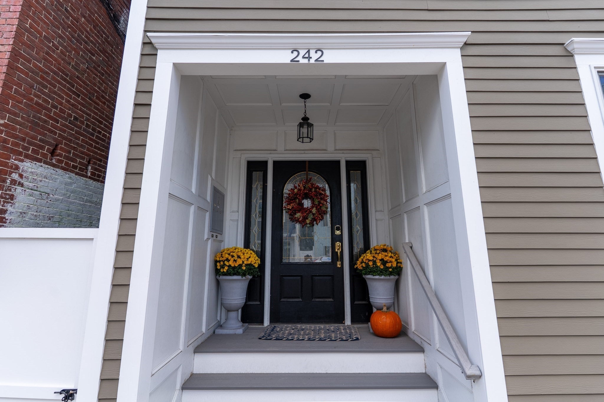 242 Bunker Hill St 2