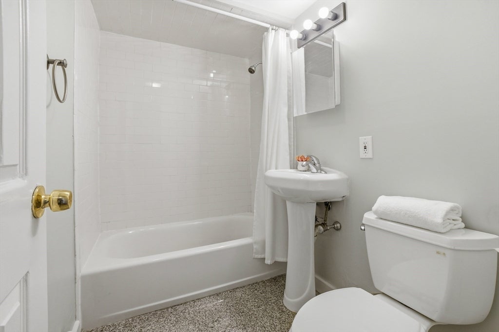 14 Riverside St #2-1, Watertown, MA Photo #17
