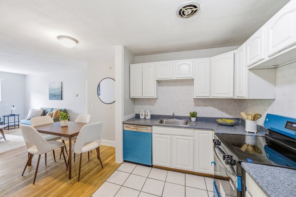 14 Riverside St #2-1, Watertown, MA Photo #7