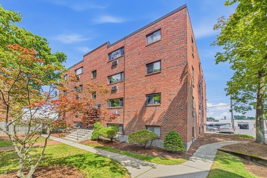 14 Riverside St #2-1, Watertown, MA Photo #19