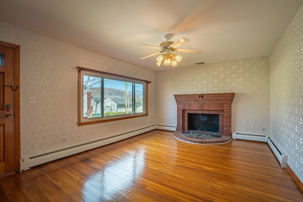 7 Cedarcrest Rd, Salem, MA, 7 Cedarcrest Rd, Salem, MA Photo #4