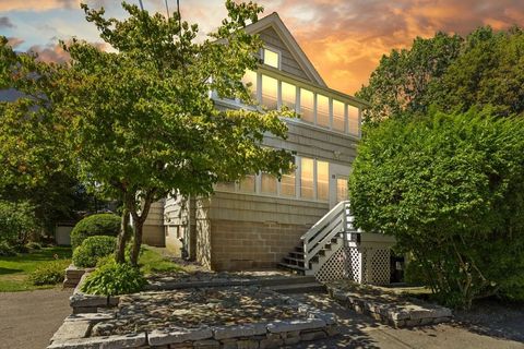 19 Wentworth Ave Stoughton MA 02072