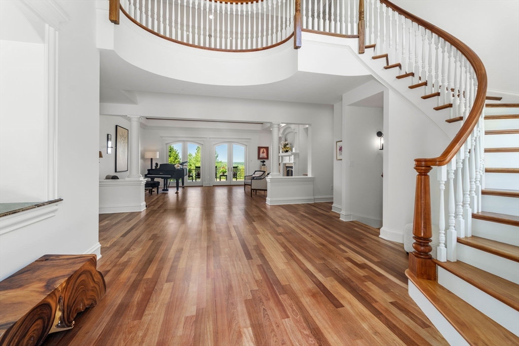 6 Wayside Cir
