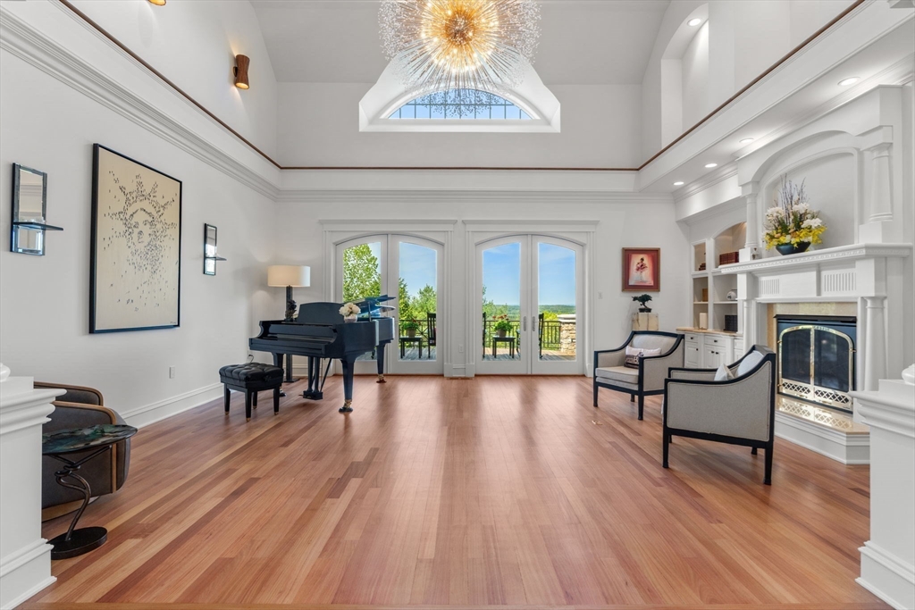 6 Wayside Cir