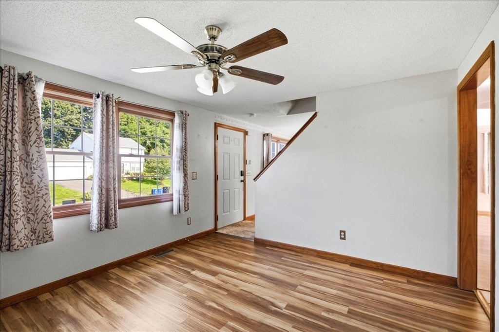 18 Scott Hollow Dr, Holyoke, MA, 18 Scott Hollow Dr, Holyoke, MA Photo #5