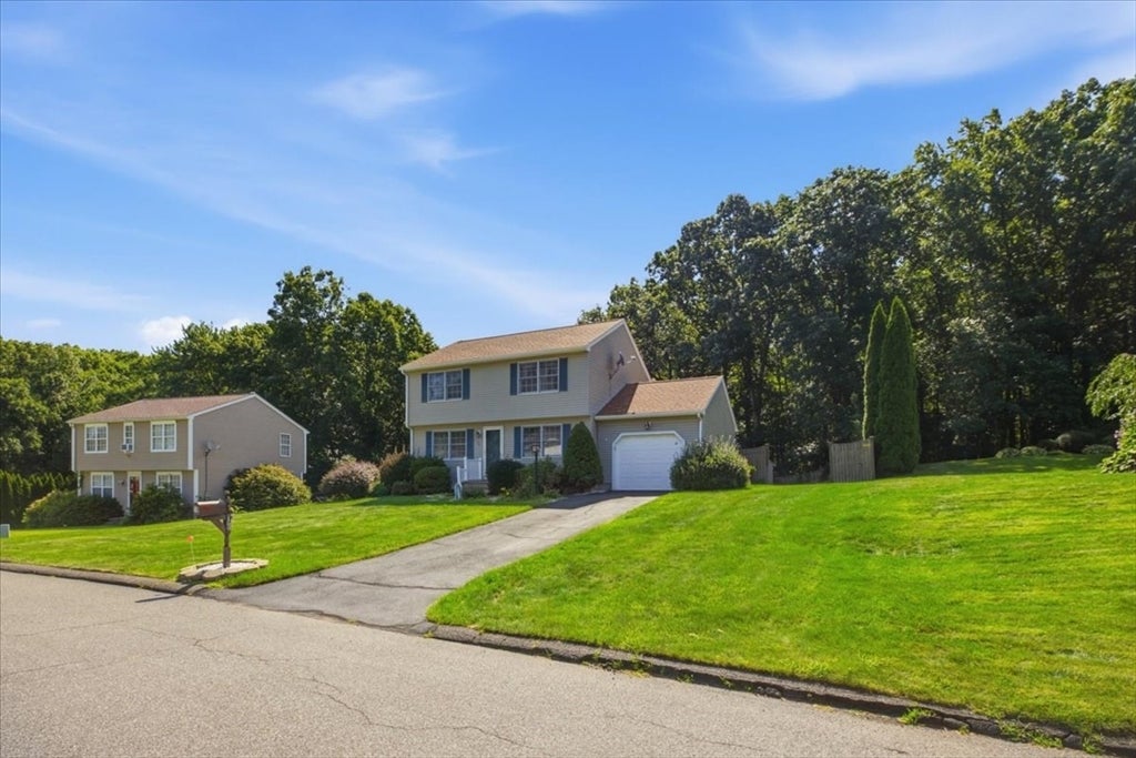 18 Scott Hollow Dr, Holyoke, MA, 18 Scott Hollow Dr, Holyoke, MA Photo #2