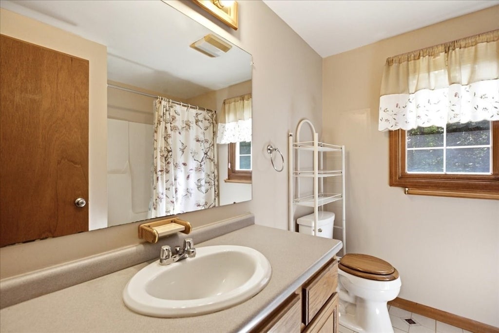 18 Scott Hollow Dr, Holyoke, MA, 18 Scott Hollow Dr, Holyoke, MA Photo #28