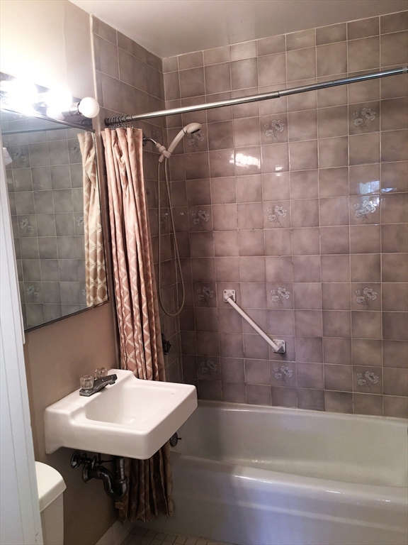 12 Inman St 52