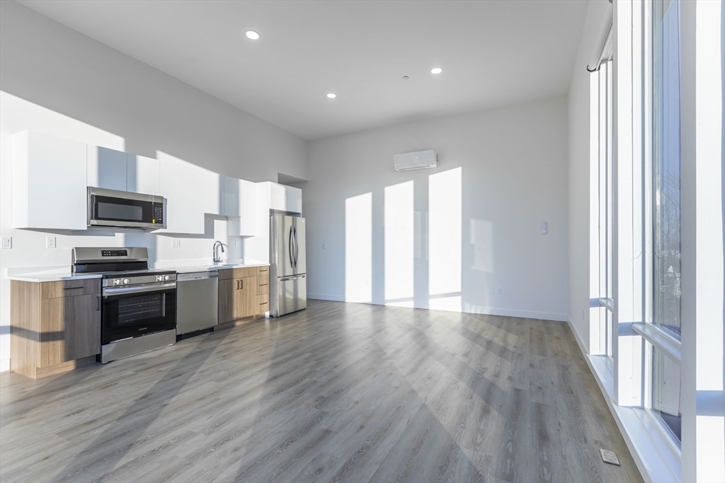 319 Broadway 501