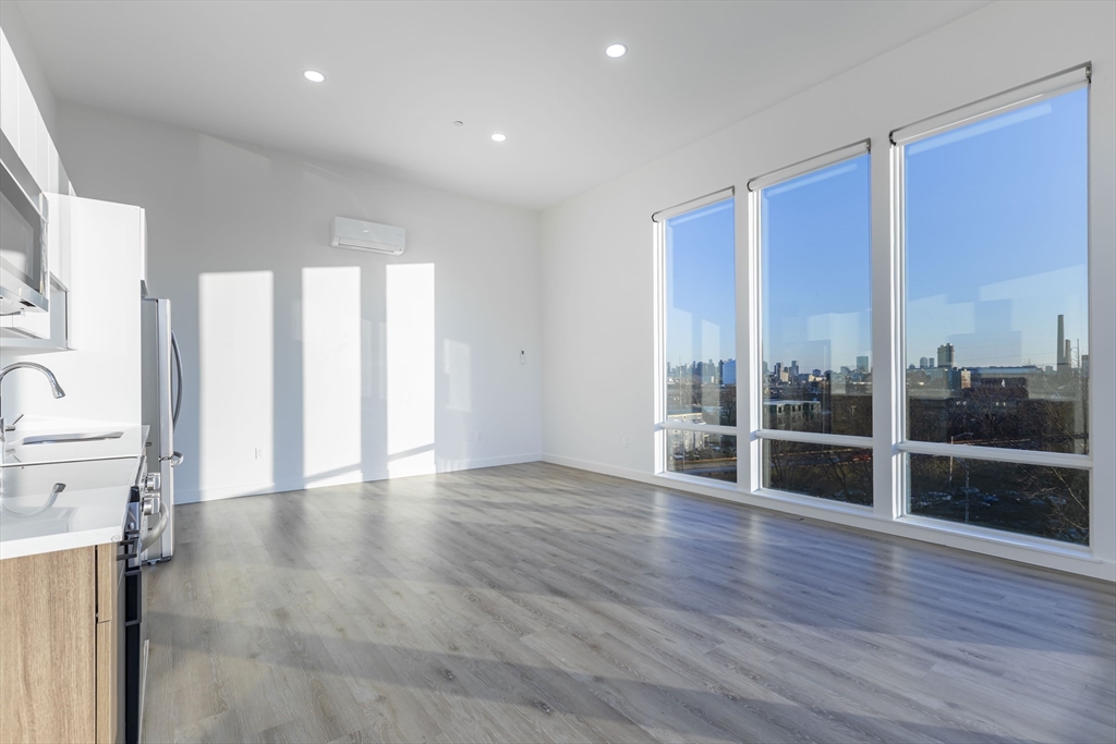 319 Broadway 501