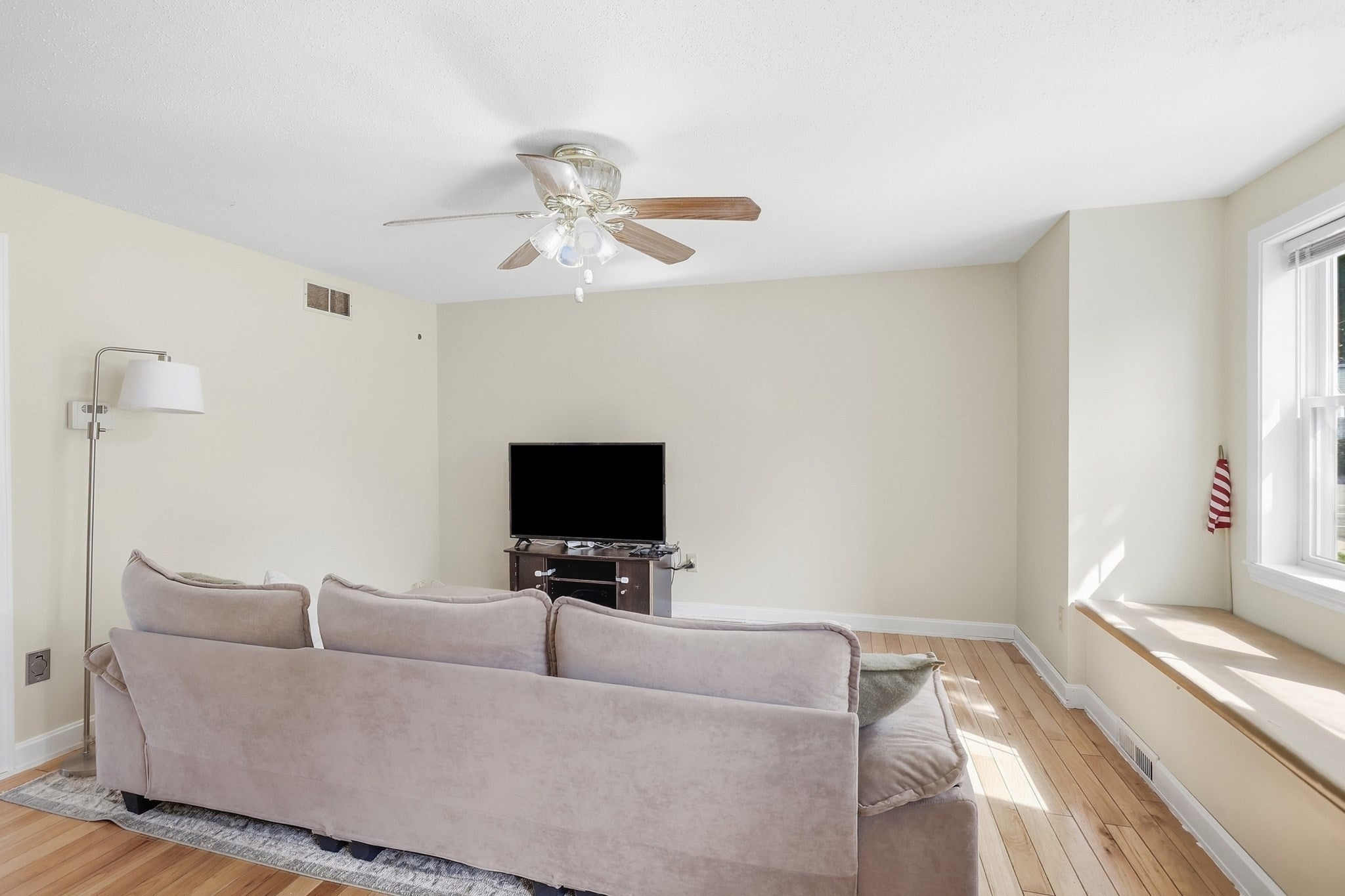 97 Forest ST #2, Lowell, MA, 97 Forest ST #2, Lowell, MA Photo #4