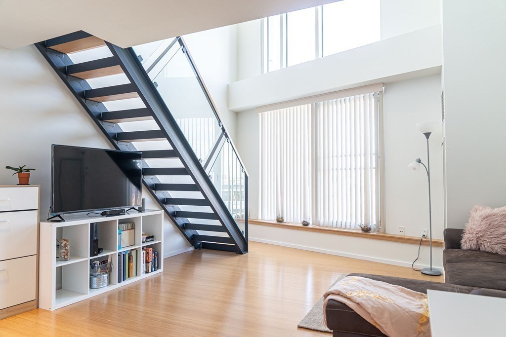 1 Earhart St #527 Floor 5