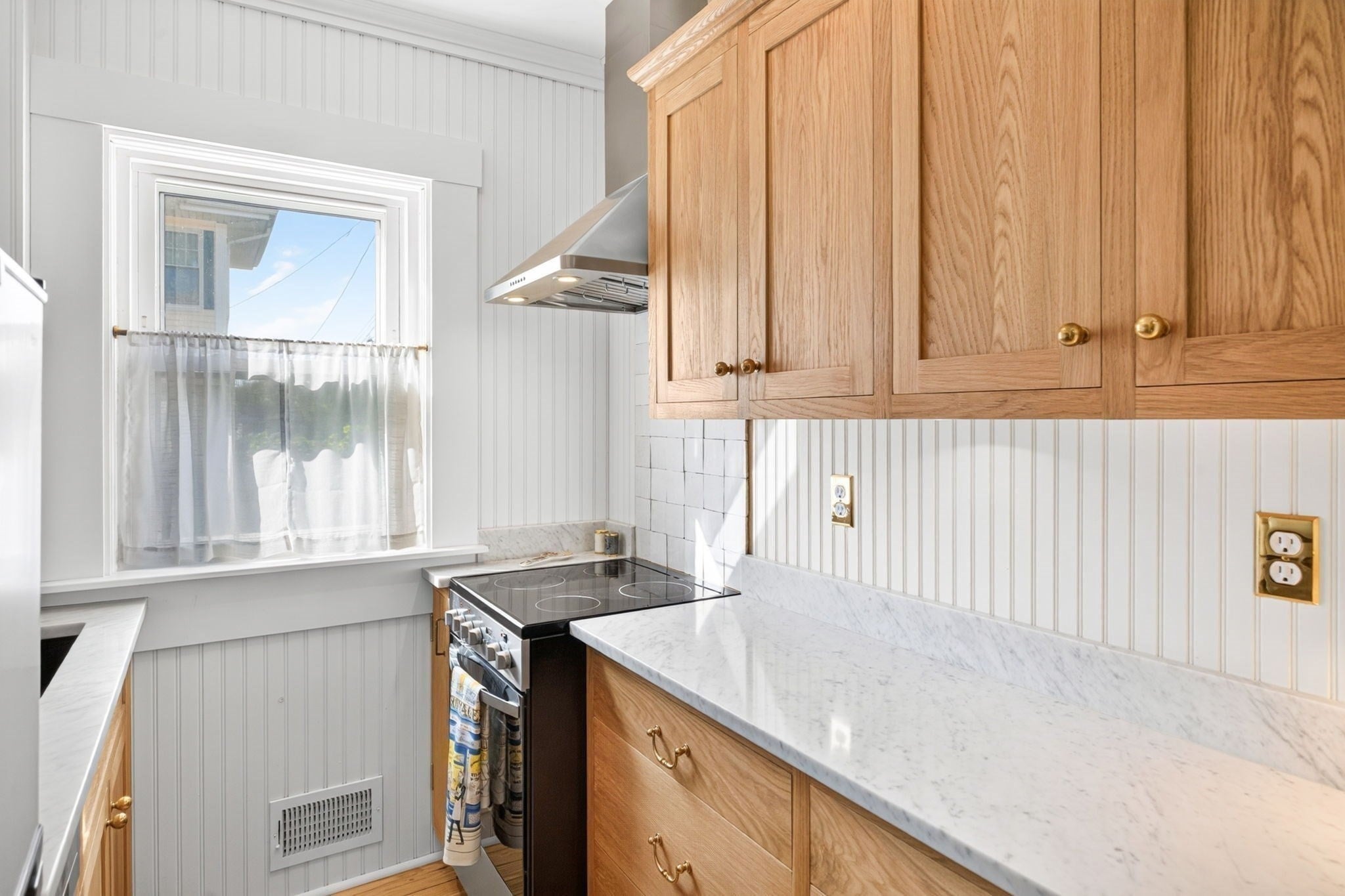 39 Junior ST, New Bedford, MA Photo #21