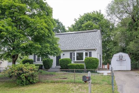 20 Lively Ln Springfield MA 01109