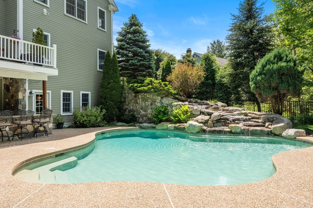 9 Freedom Dr