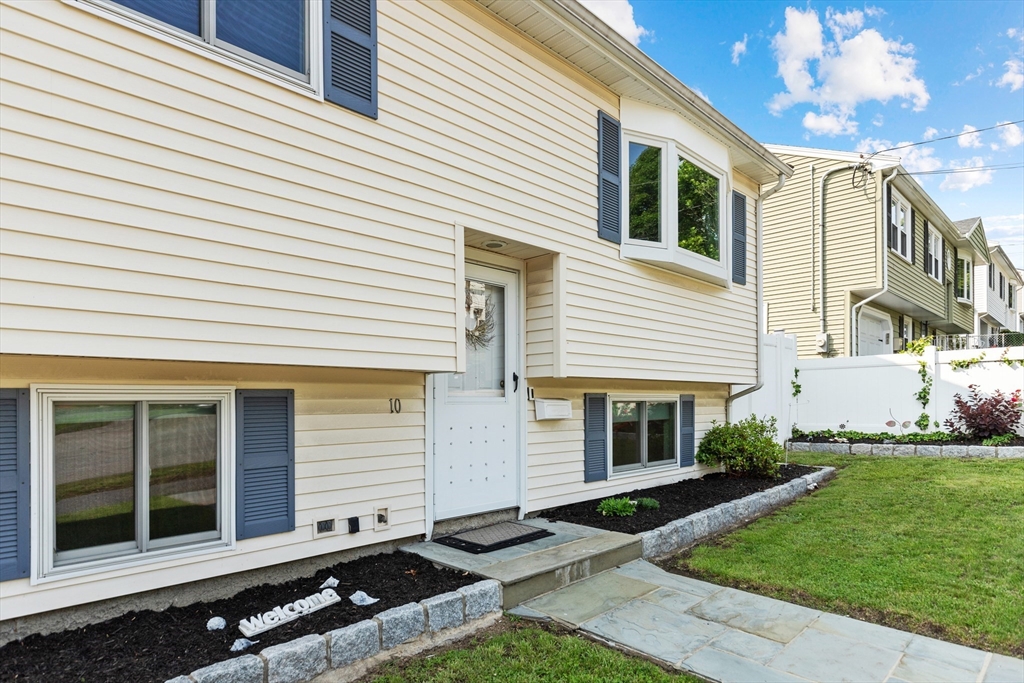 10 Murdock Dr