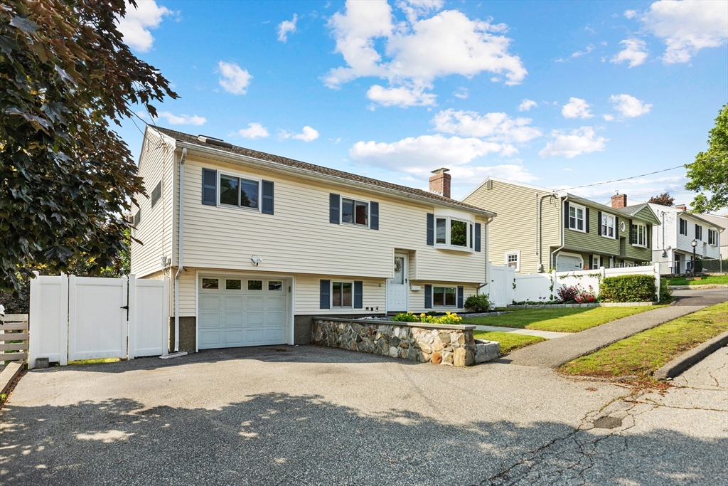 10 Murdock Dr