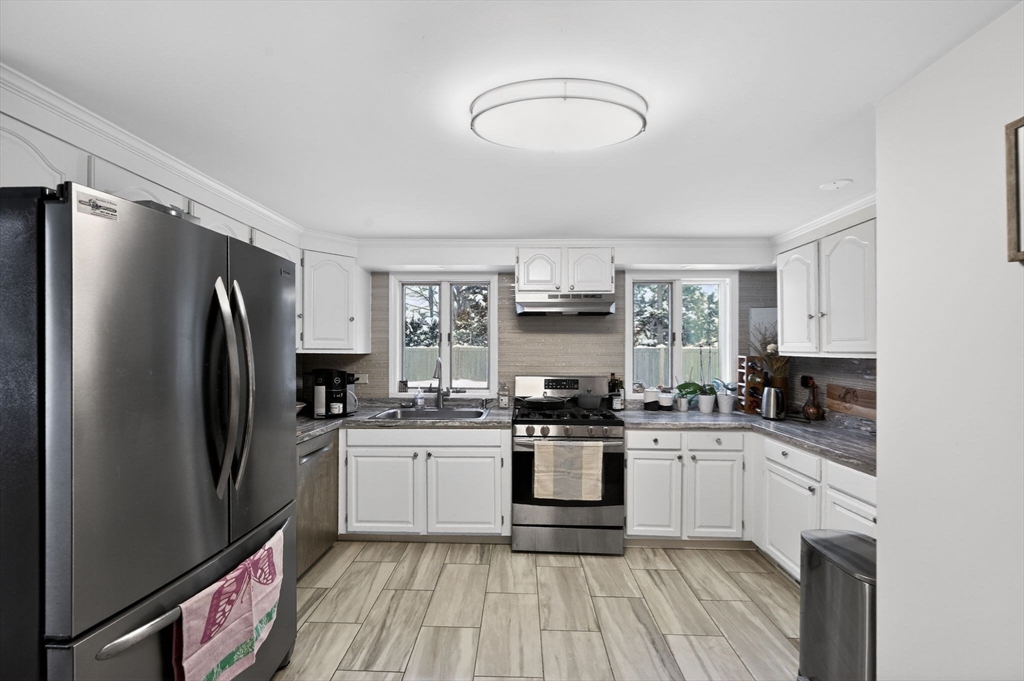 74 Alandale Pkwy