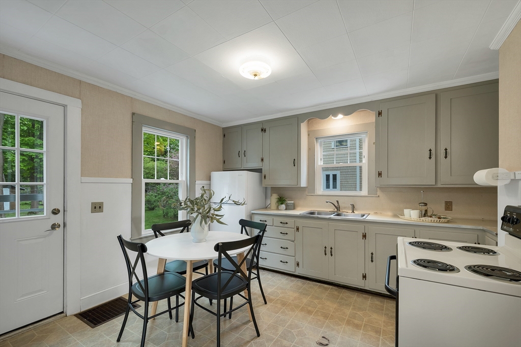 23 Dearborn Avenue