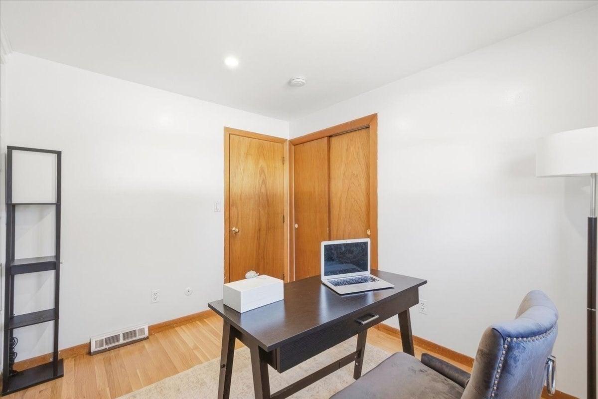 5 Moreau St, Stoughton, MA Photo #25