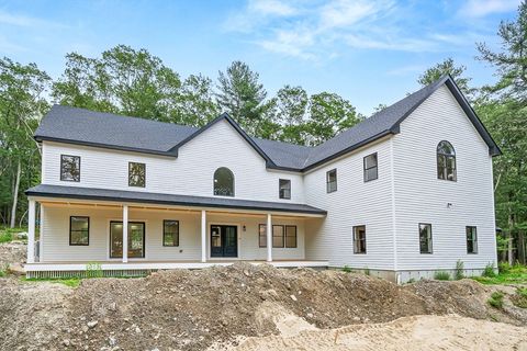 12 Martin St Carlisle MA 01741