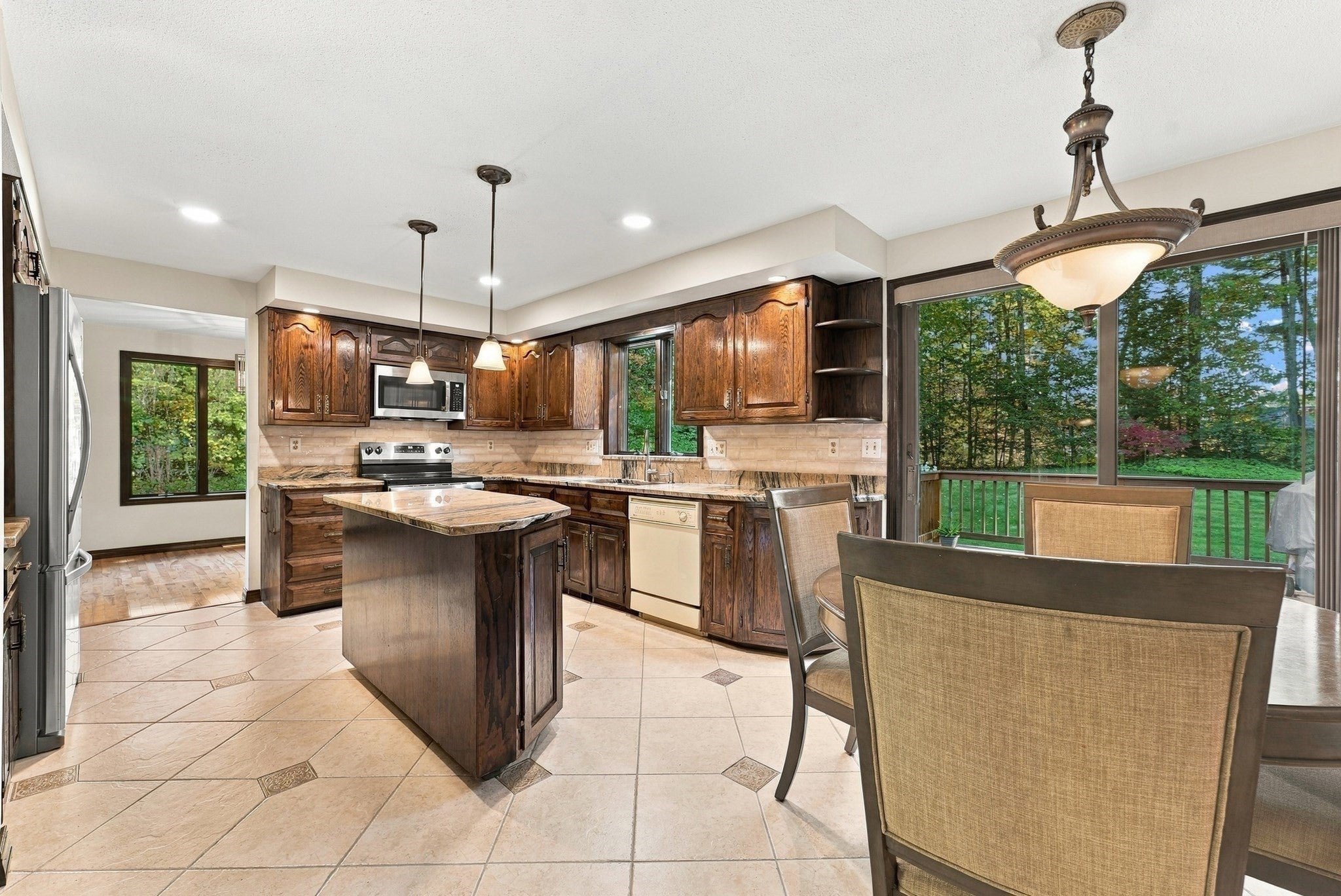 65 Meadowlark Circle, Ludlow, MA Photo #10