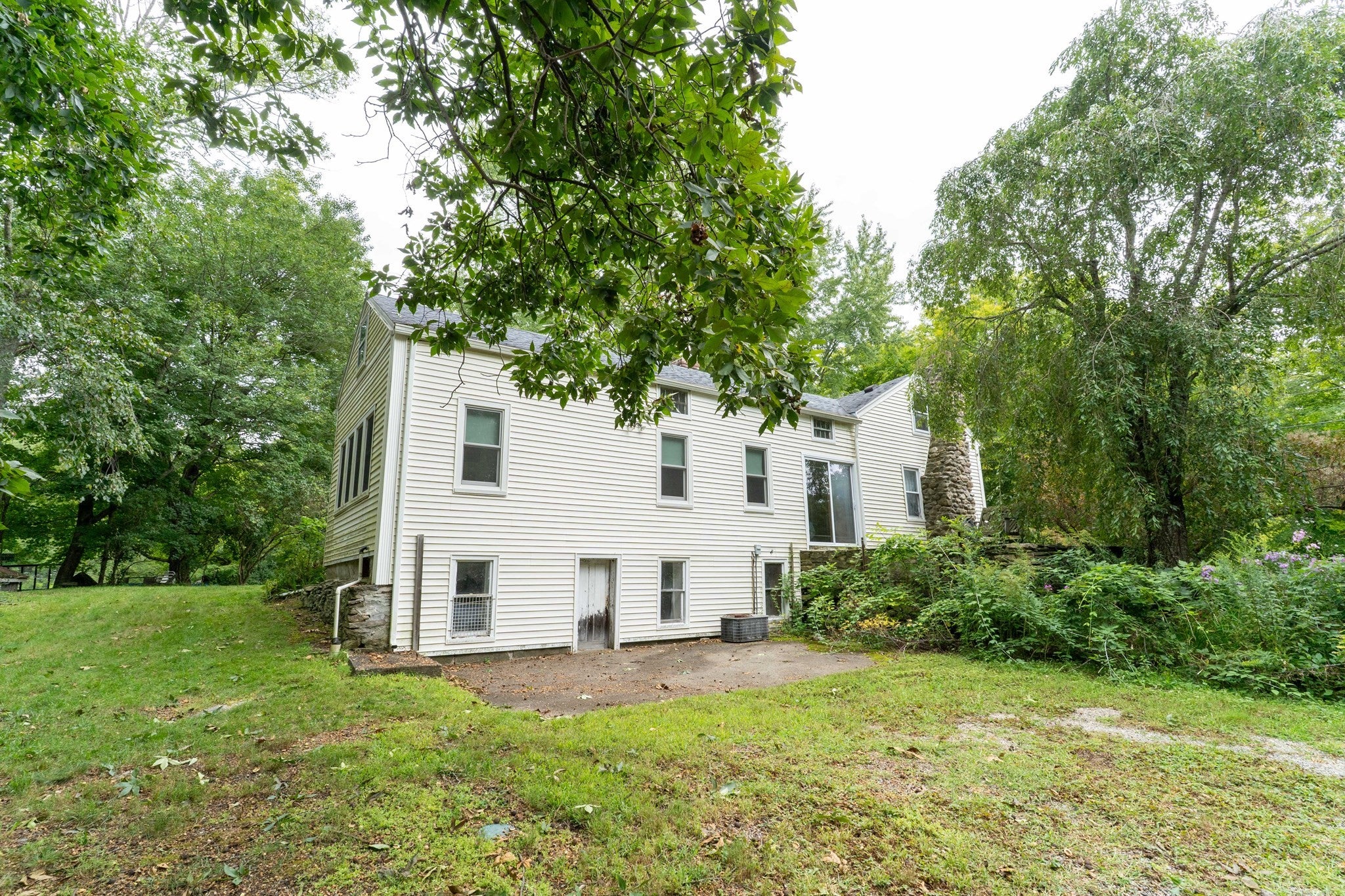 7 Huguenot Rd, Oxford, MA Photo #12
