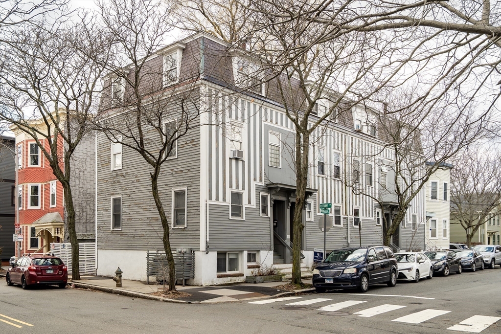 2 Hingham St