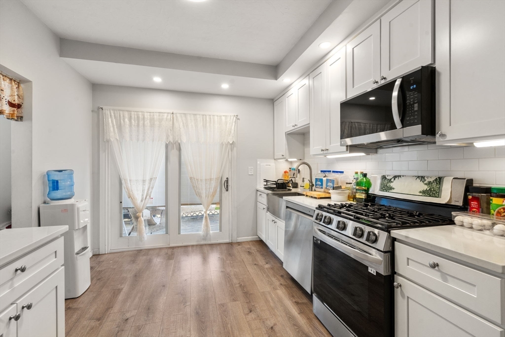 23-25 Hoyle St