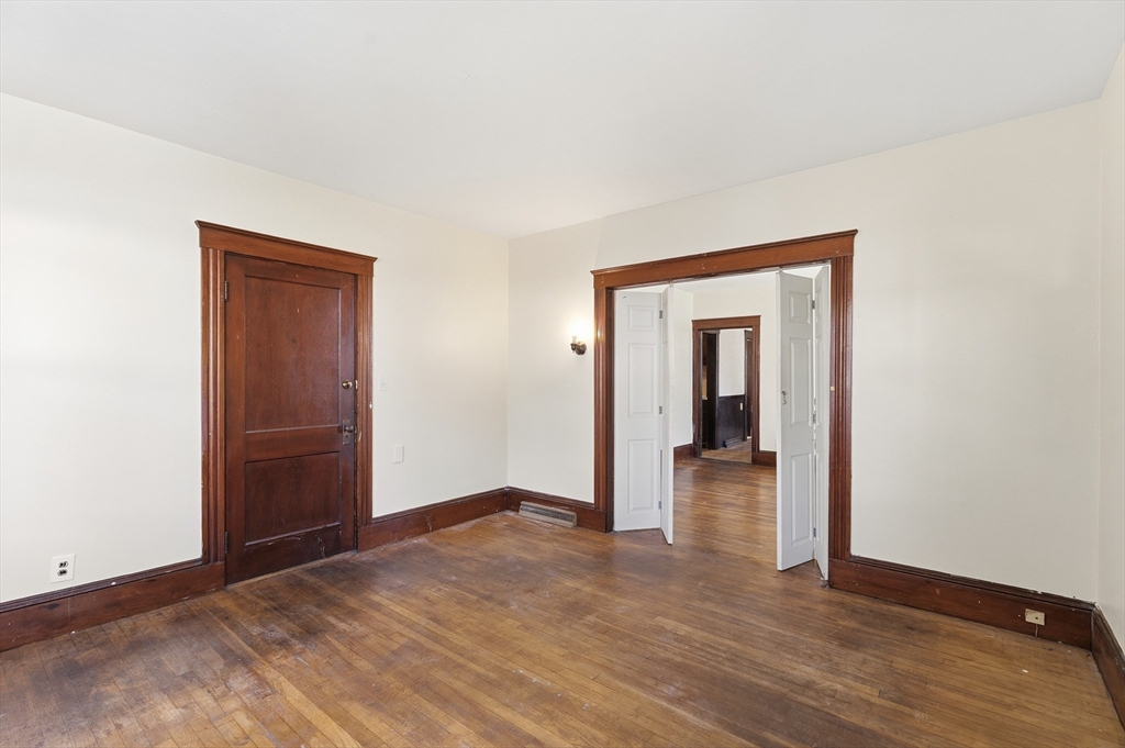 23-25 Glenwood St