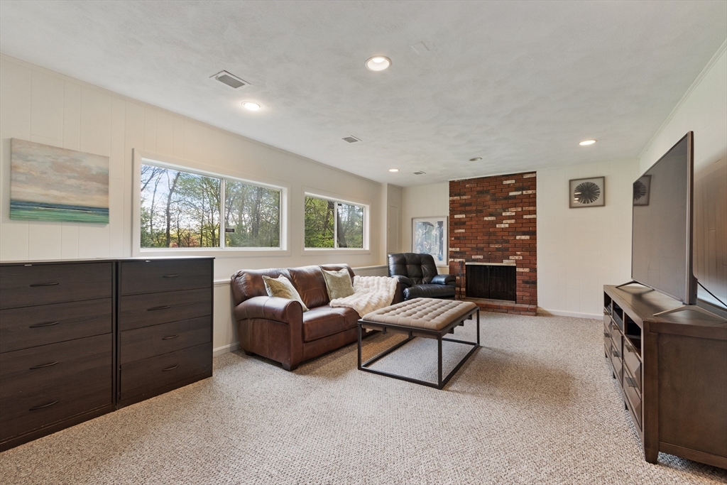 86 Framingham Road, Southborough, MA Photo #16