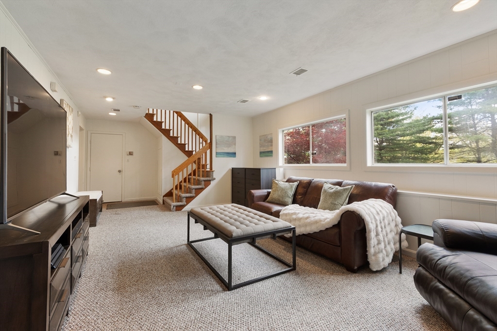 86 Framingham Road, Southborough, MA Photo #17