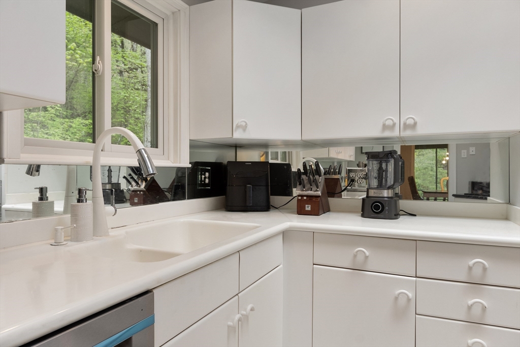 86 Framingham Road, Southborough, MA Photo #11