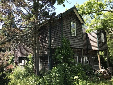 818 Reed Rd Dartmouth MA 02747