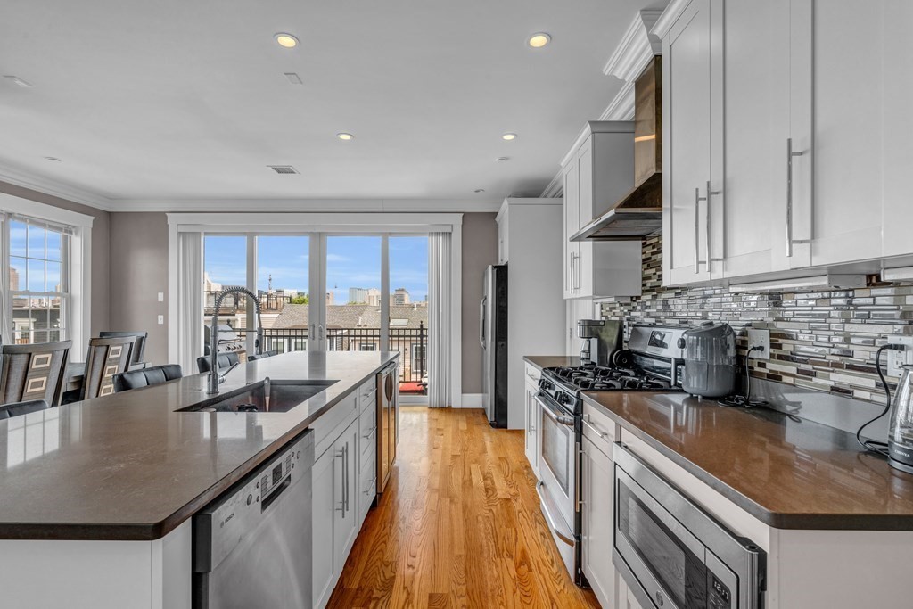 264 Athens Street 7