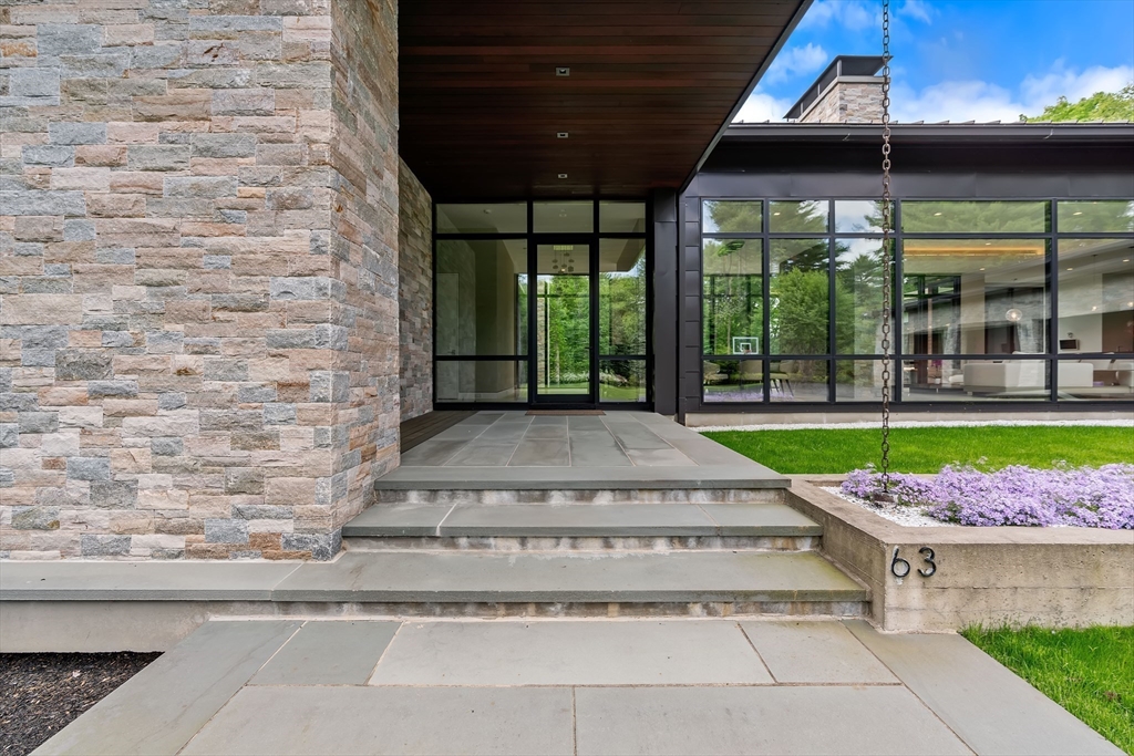 63 Sylvan Ln