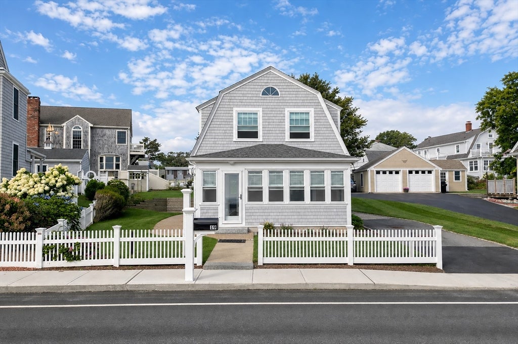19 Priscilla Beach Rd, Plymouth, MA Photo #1