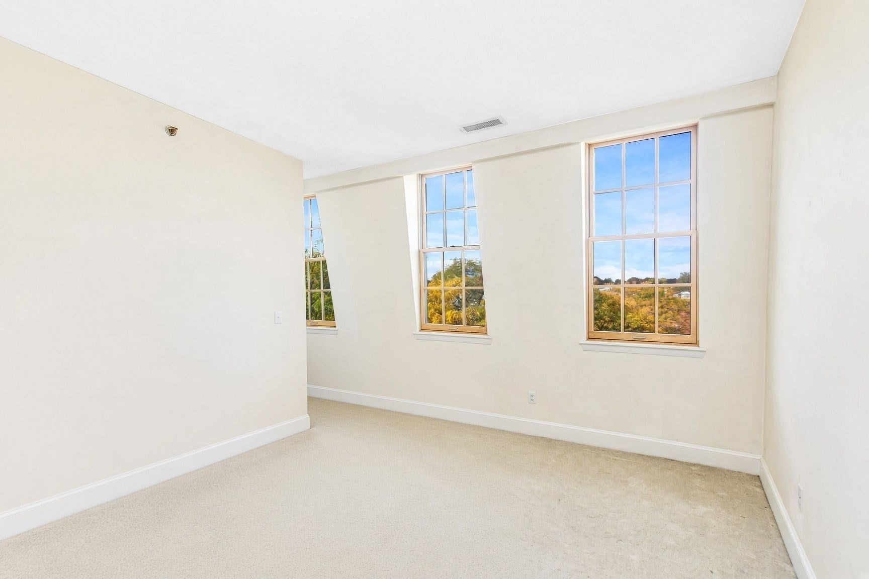 19-23 Pleasant St #508, Newburyport, MA Photo #14