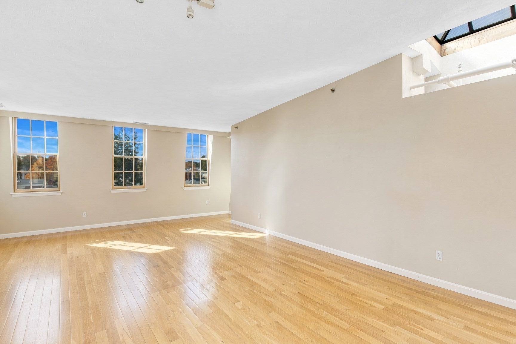 19-23 Pleasant St #508, Newburyport, MA Photo #7
