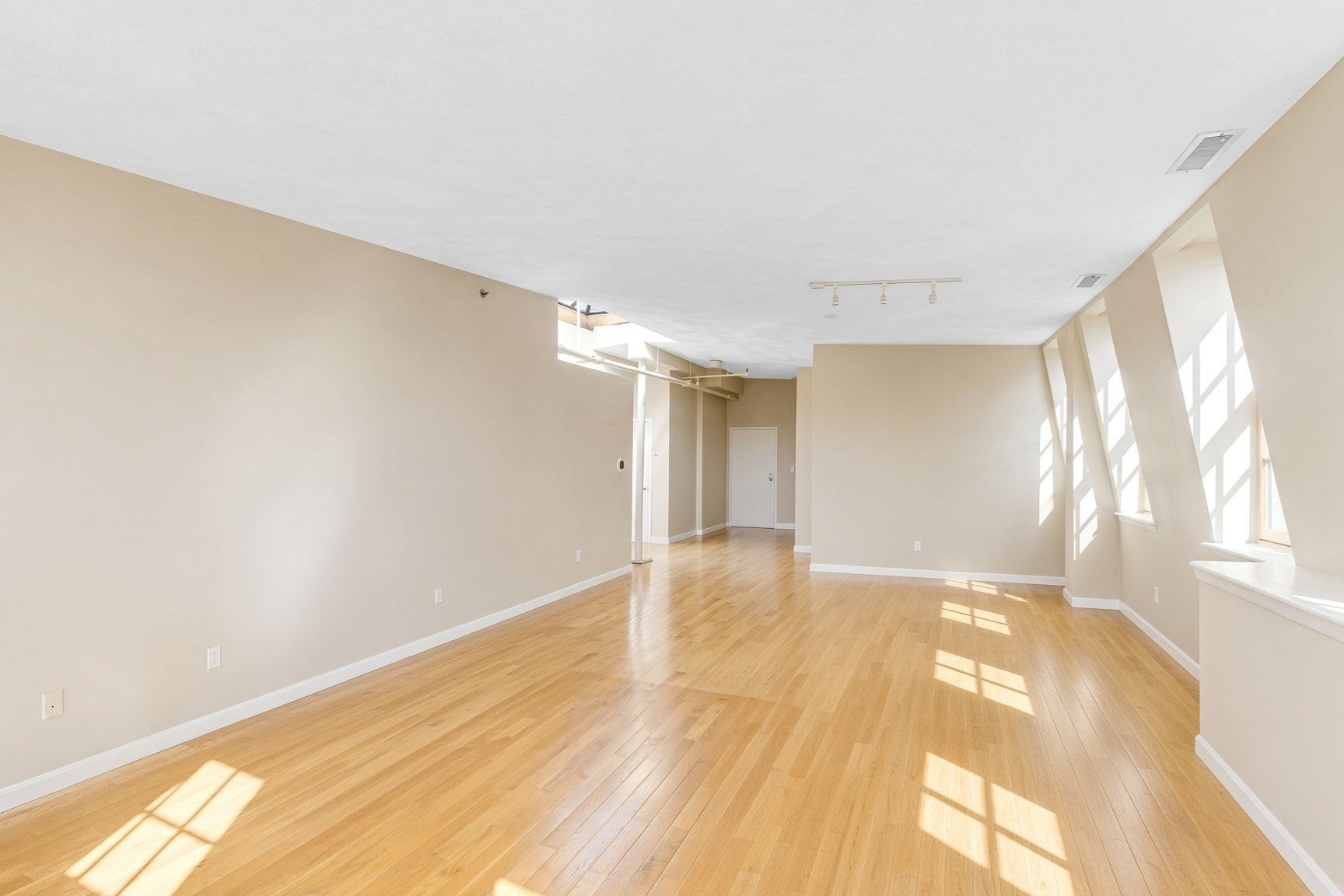 19-23 Pleasant St #508, Newburyport, MA Photo #6