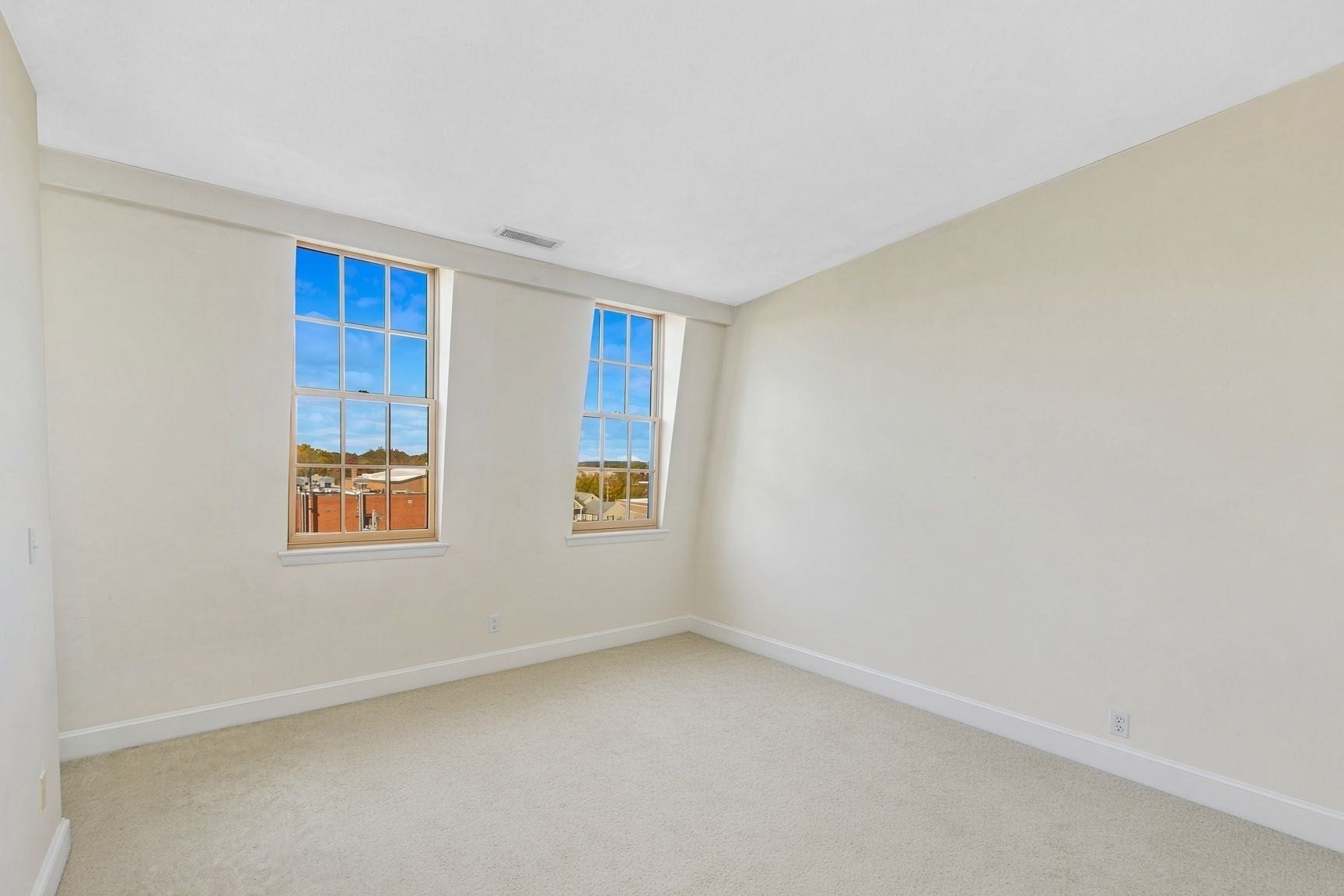 19-23 Pleasant St #508, Newburyport, MA Photo #17