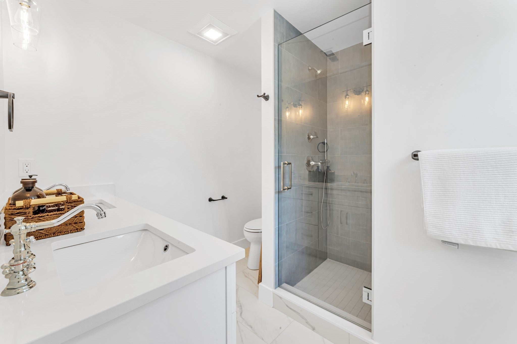 1 Hartlawn Road, Boston, MA, 1 Hartlawn Road, Boston, MA Photo #19
