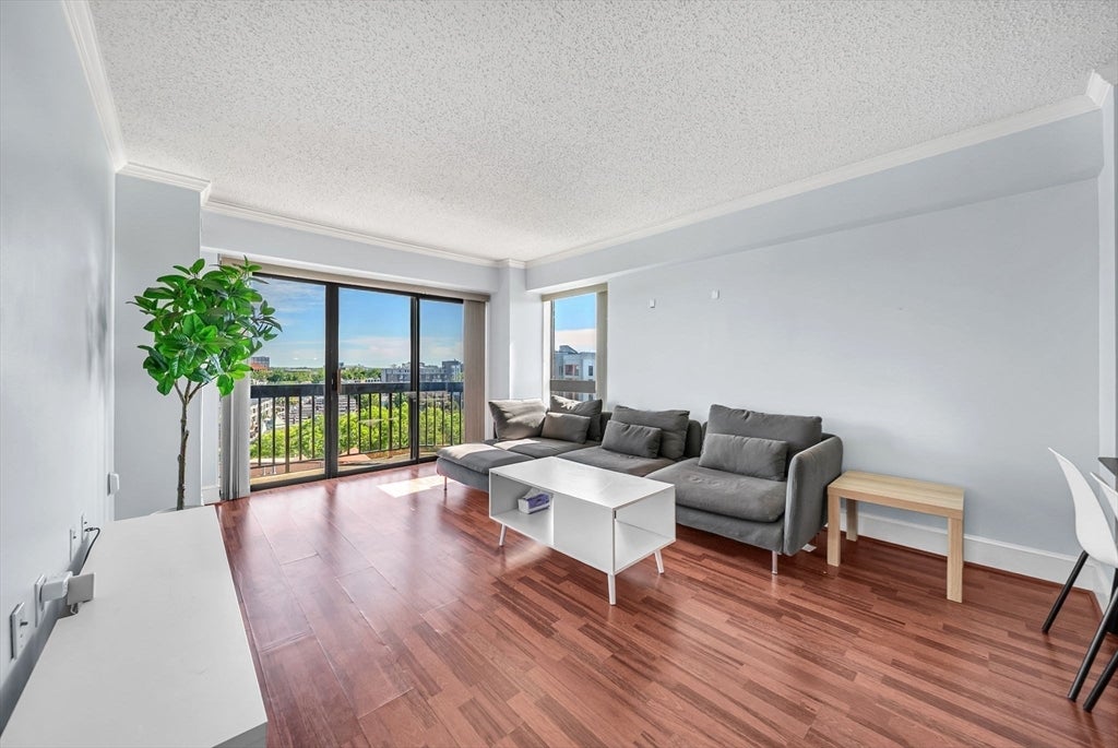 15 N Beacon Street 515