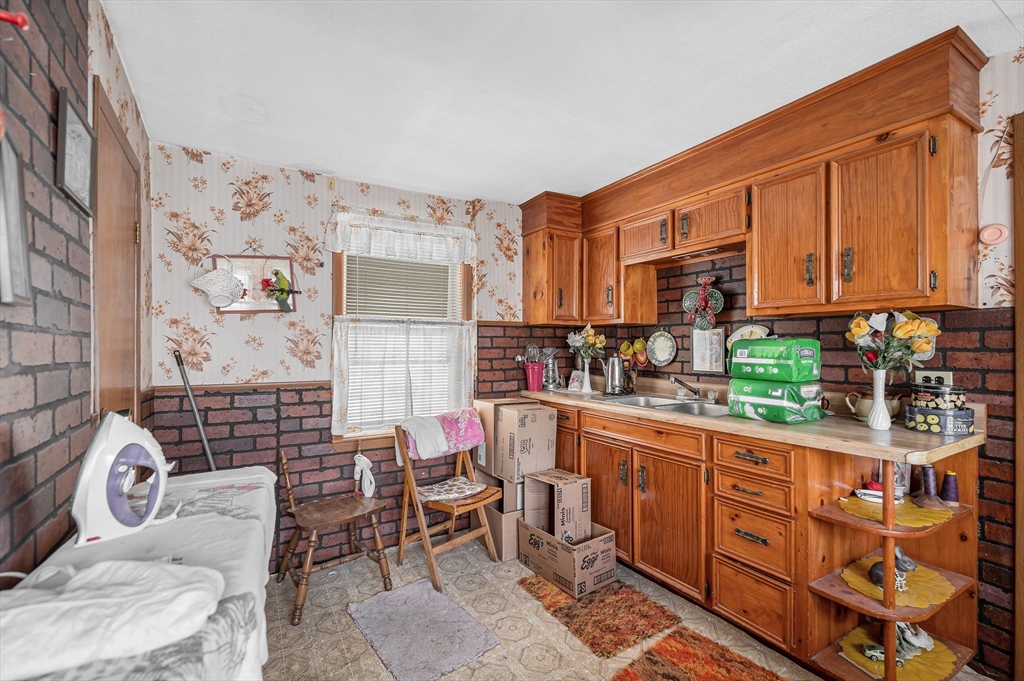 40 North Street, Lowell, MA Photo #9