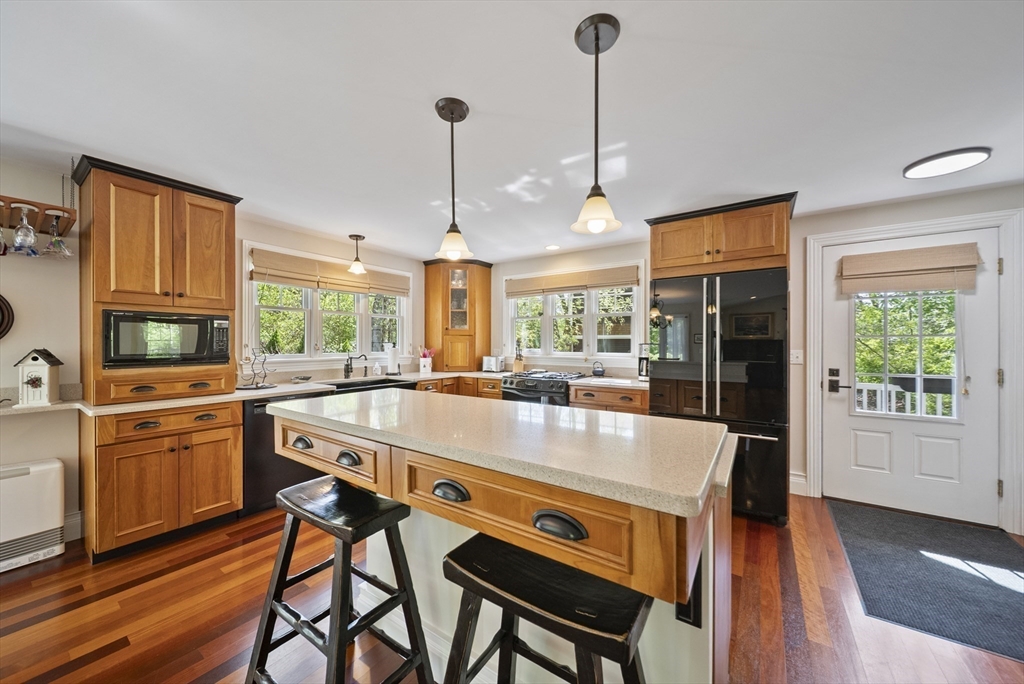 25 Brooks Rd