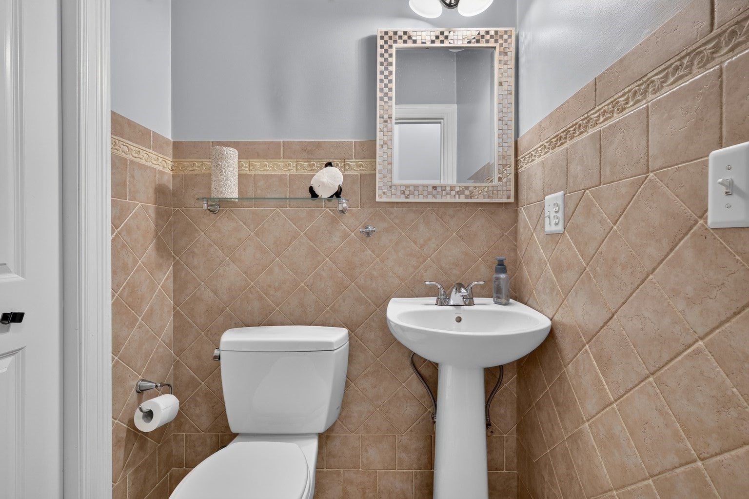 4 Iarussi Way, Medway, MA, 4 Iarussi Way, Medway, MA Photo #23