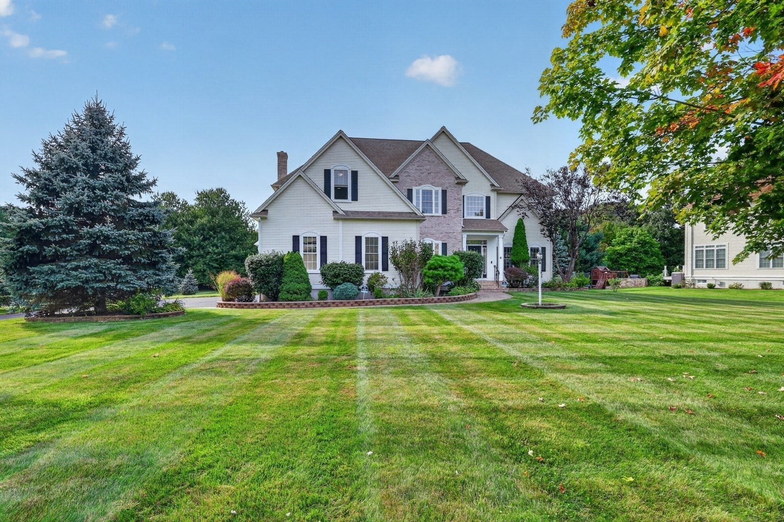 4 Iarussi Way, Medway, MA, 4 Iarussi Way, Medway, MA Photo #3