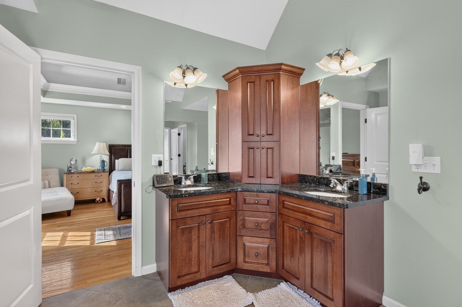 4 Iarussi Way, Medway, MA, 4 Iarussi Way, Medway, MA Photo #35