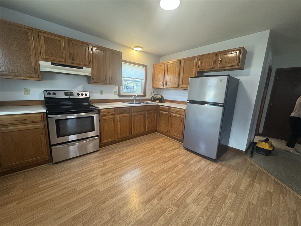 156 Barrows St 1