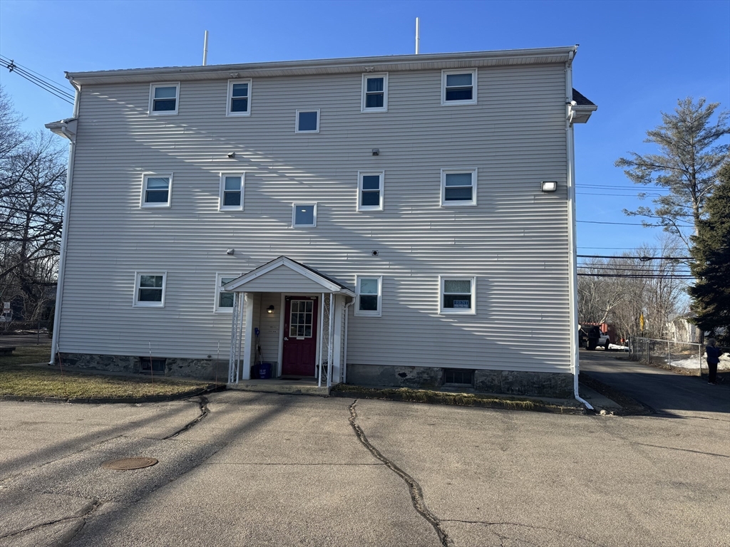 156 Barrows St 1